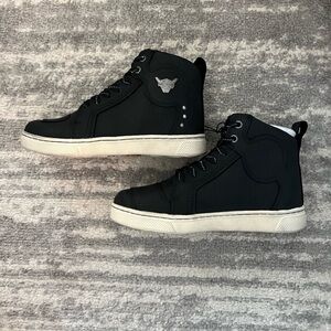 Harley-Davidson Black and White Ankle Boots Sleek Design